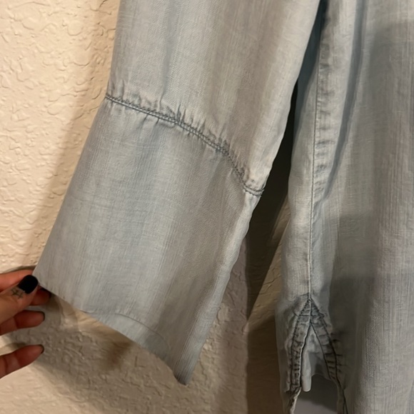 Cloth & Stone Button-Down, size medium. - Picture 5 of 12